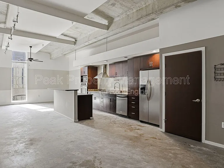 112 E Clay St #3C — Photo 8