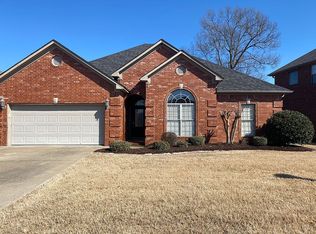 135 Sancerre Dr, Maumelle, AR 72113