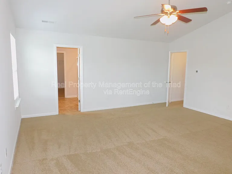 390 Spaulding St — Photo 15