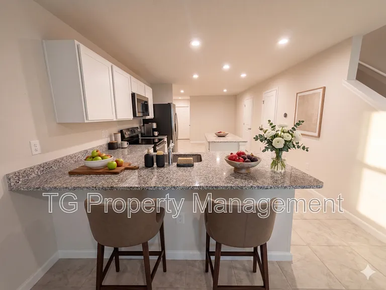 2512 Sadler Trace Way — Photo 9