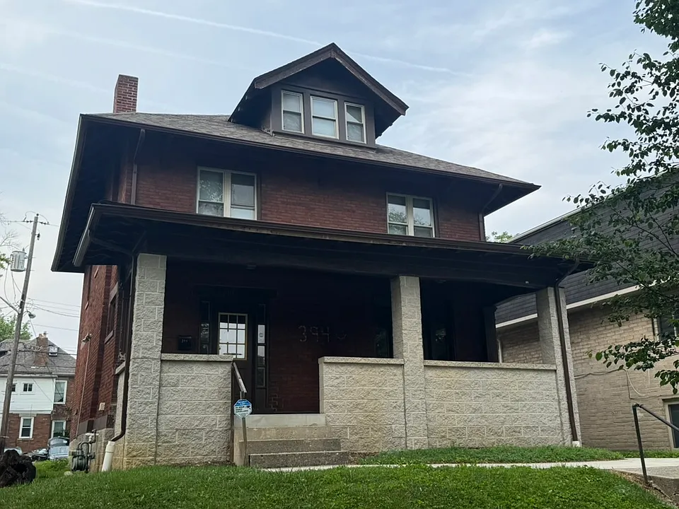 394 E 15th Ave