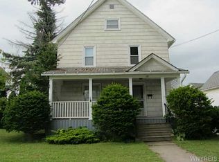 44 Park Ave, Middleport, NY 14105