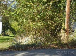 16 Oakwood Dr, Wappingers Falls, NY 12590