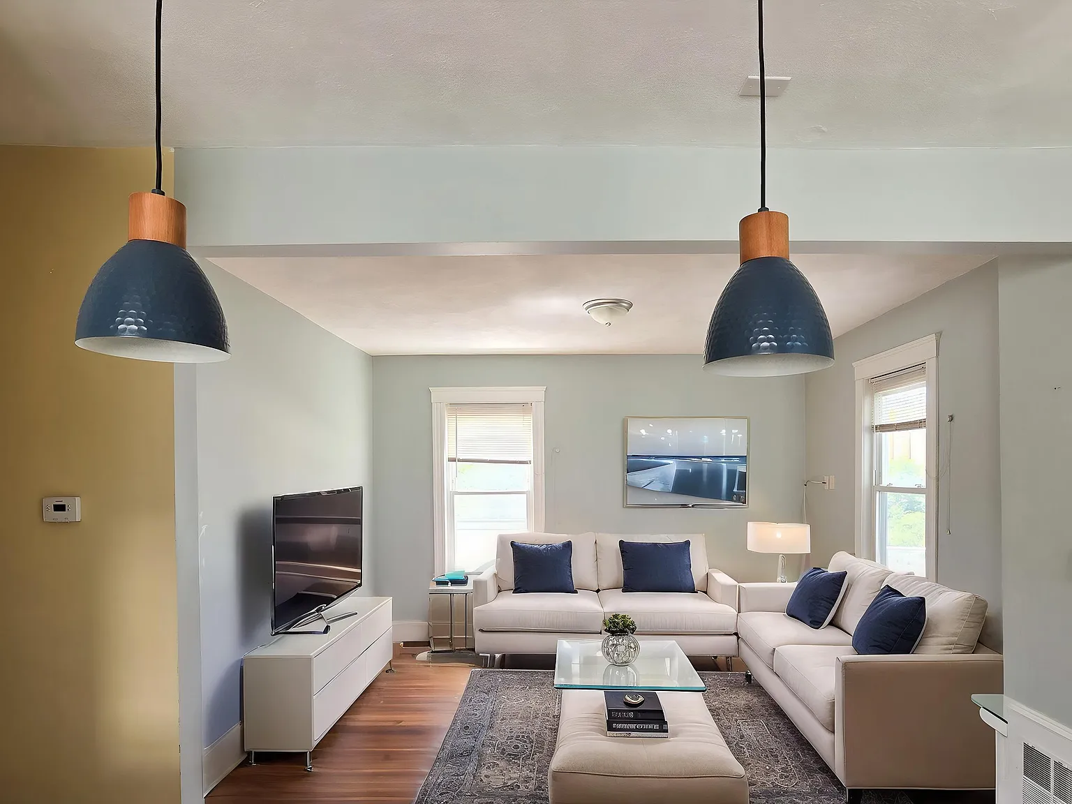 3 bed, 1200 sqft, $3,250 — Photo 2