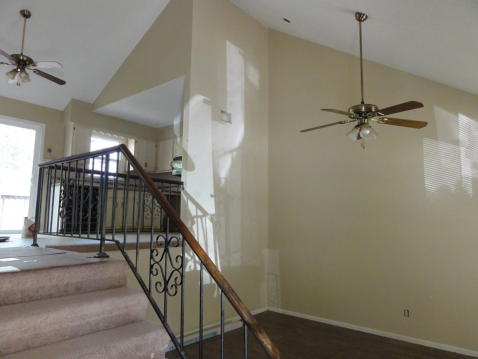 2nd image of 601 E Welston Ave