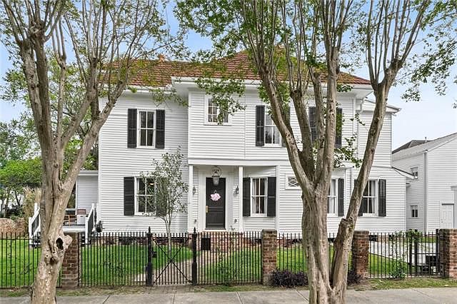 1st image of 1229 Cadiz St