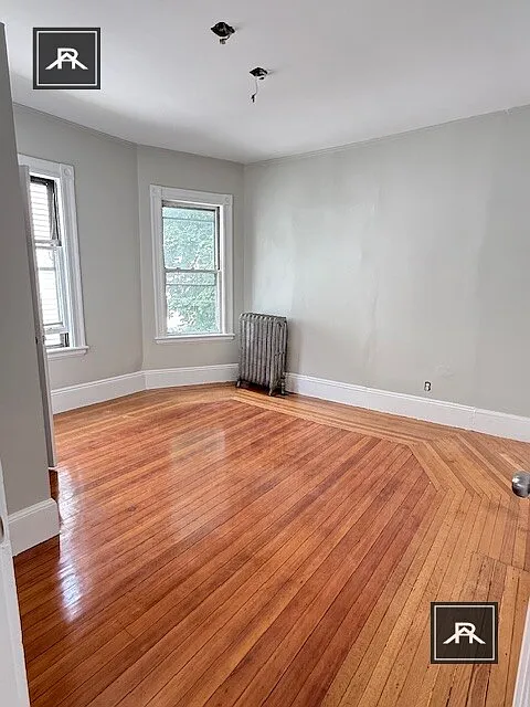 5 bed, 2.0 bath, $5,800 — Photo 4