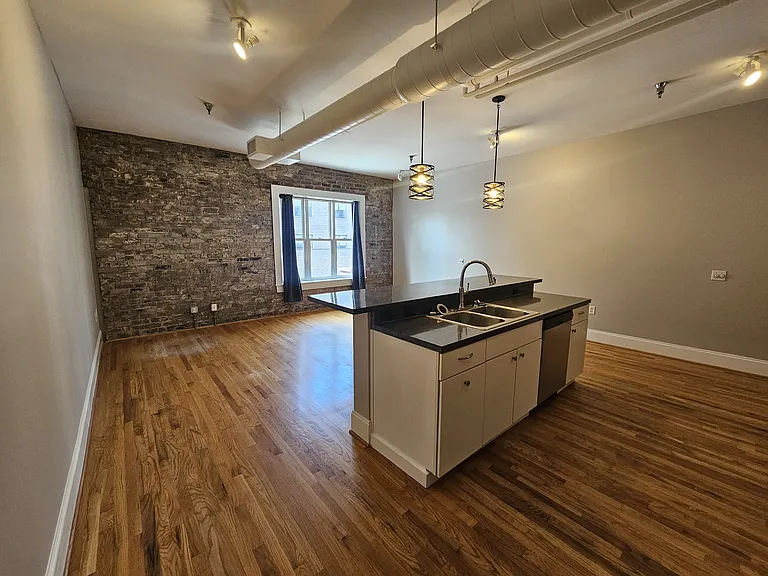 1417 Market St #26 — Photo 6
