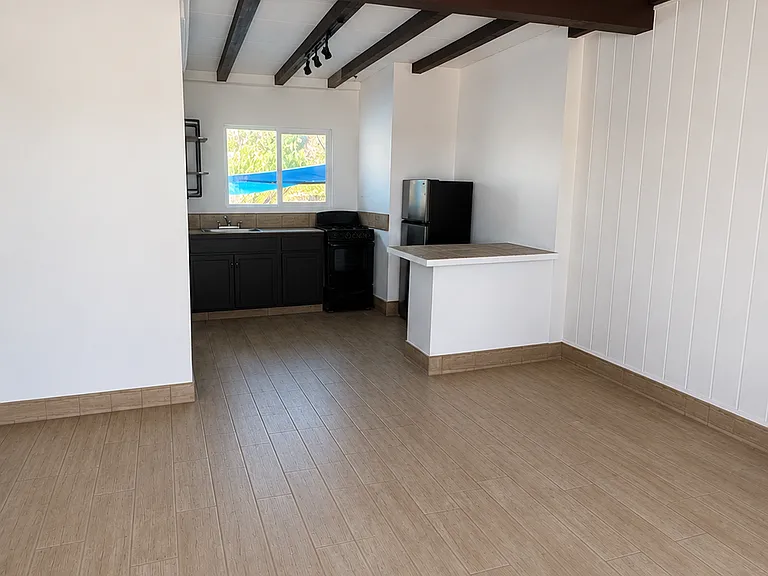 7953 Valley Vista Ave #7 — Photo 3