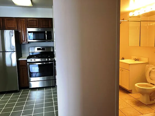 Rented by Prime Realty | media 18