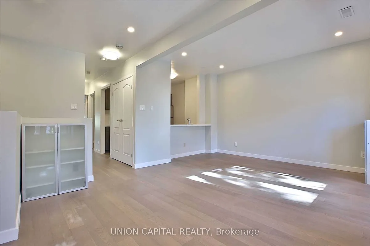 Building Photo - 366 Balliol St #UPPER