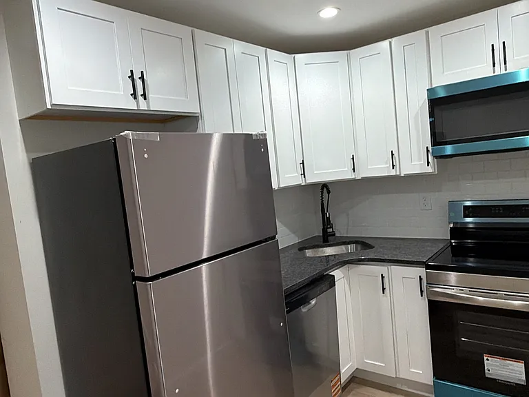 211 N Collington Ave — Photo 2