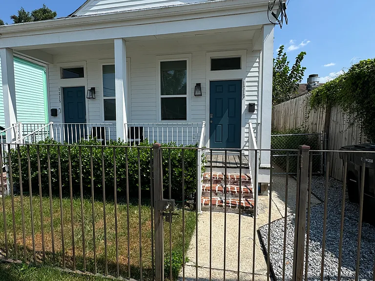 1215 Leonidas St — Photo 1