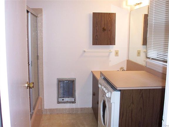 4th image of 12B Essex Pl