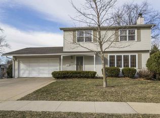 2420 Falbrook Dr NE, Cedar Rapids, IA 52402