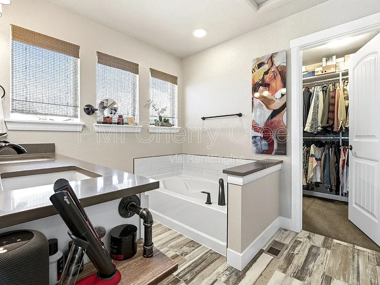 5988 N Fulton St — Photo 12