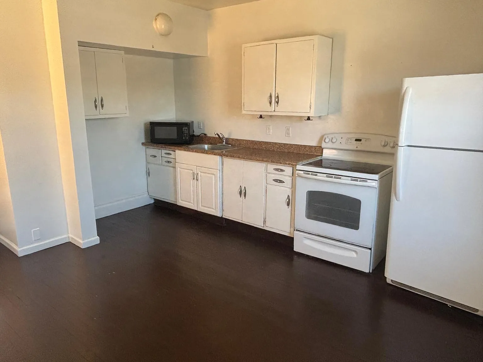 2 bed, 800 sqft, $880 — Photo 2
