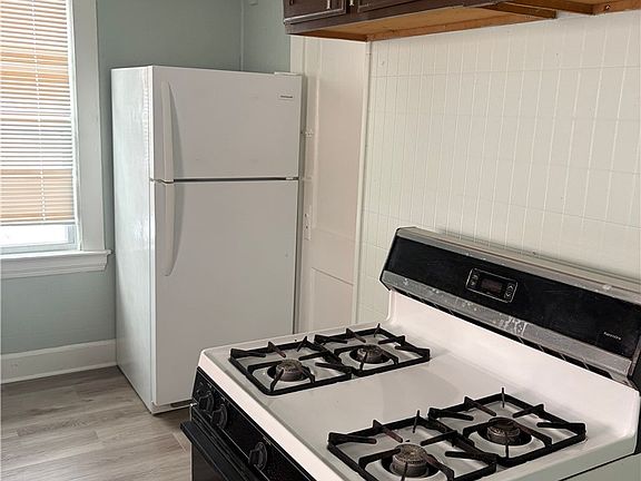 4th image of 3293 W 98th St