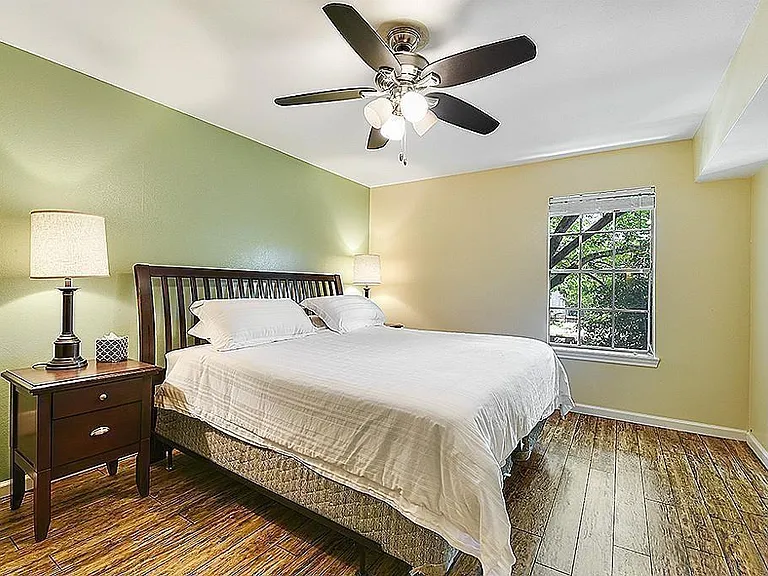 361 N Post Oak Ln #241 — Photo 11