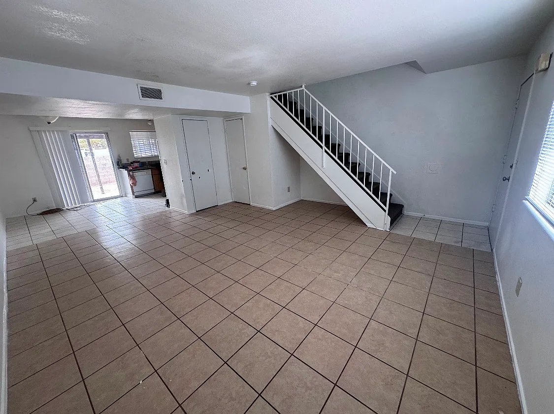 3411 Civic Center Dr — Photo 2