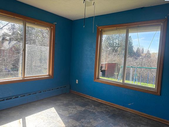 5th image of 507 W Adams St