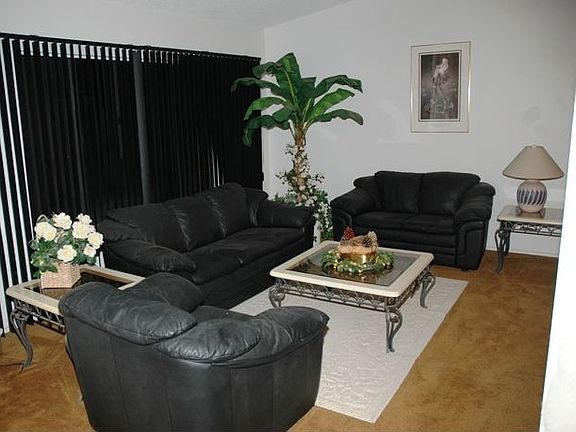 Spacious living room!