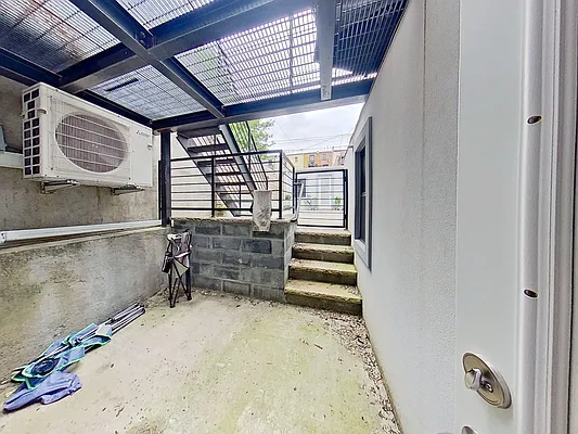 Rented by Remax Edge | media 38