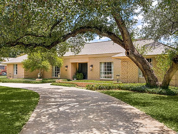 2nd image of 200 Sir Arthur Ct