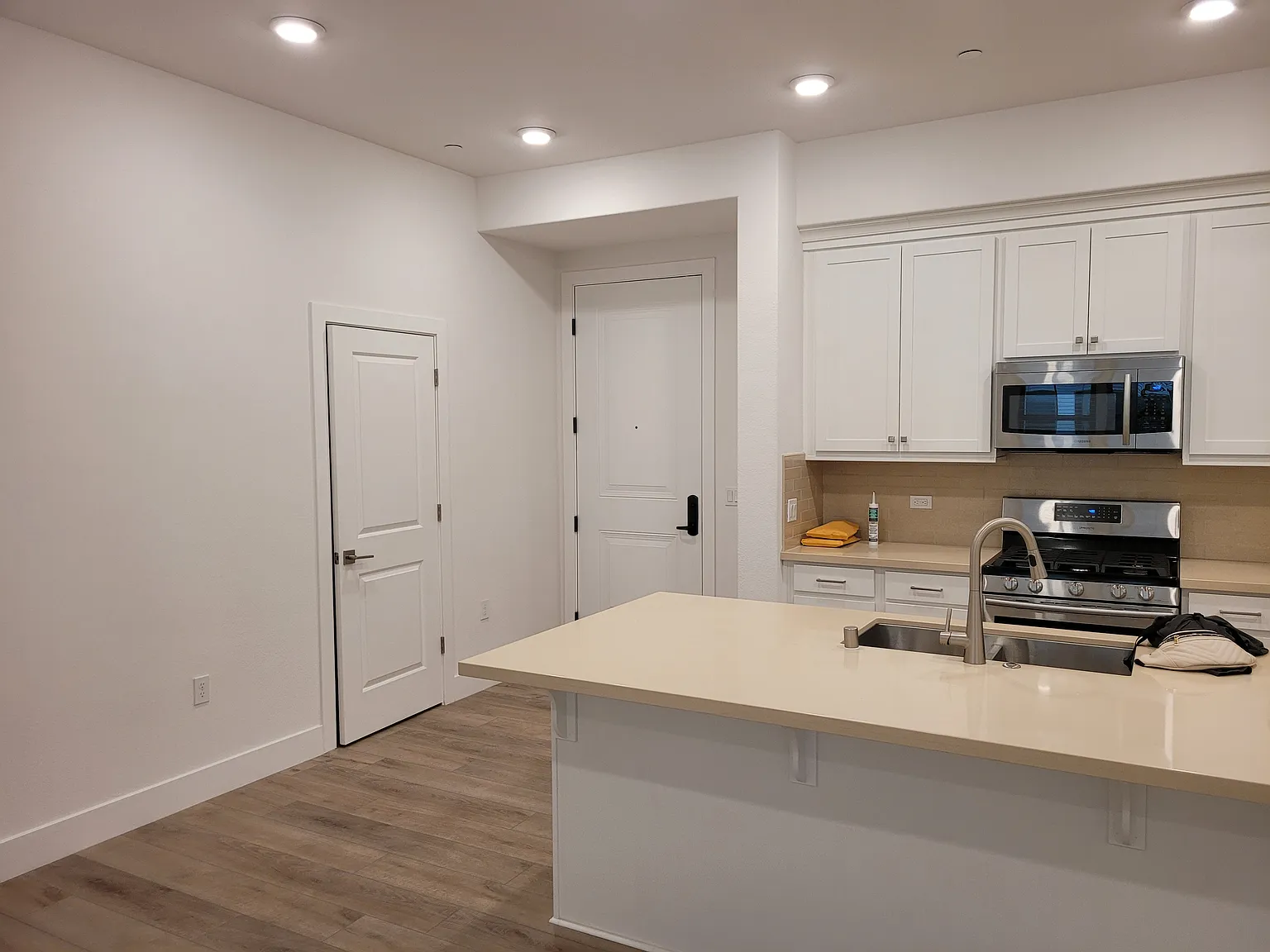 2 bed, 1191 sqft, $2,800 — Photo 3