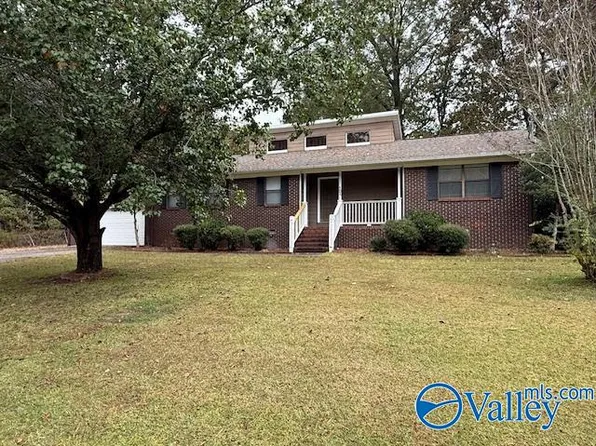 101 Seville Ln, Rainbow City, AL 35906