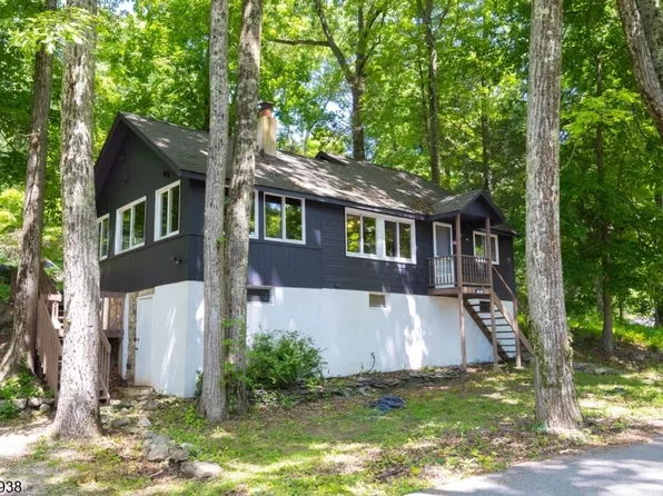 19 Lonaconing Rd, Vernon, NJ 07462