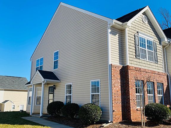 2nd image of 106 Breezeway Ln