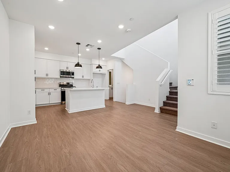 11048 Luminate Dr — Photo 5