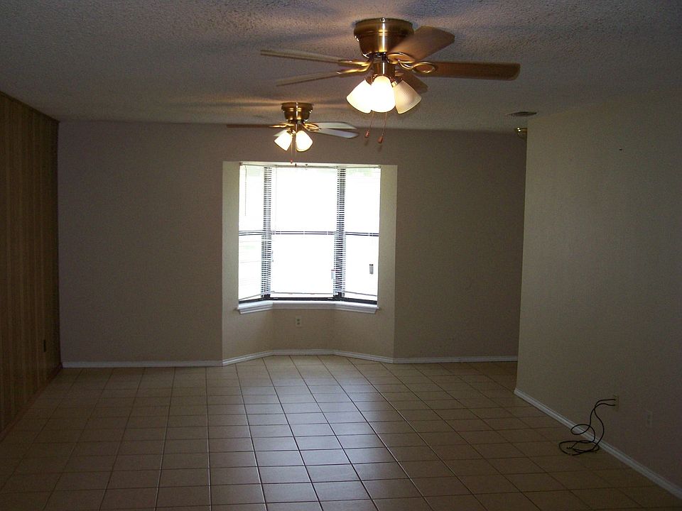 2nd image of 13529 Sheldon Ln