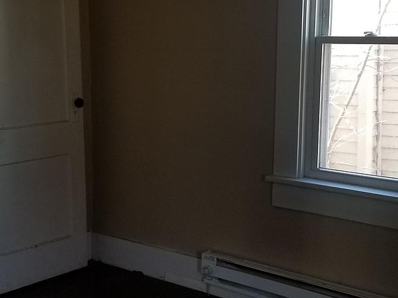 2nd image of 1111 Penn St