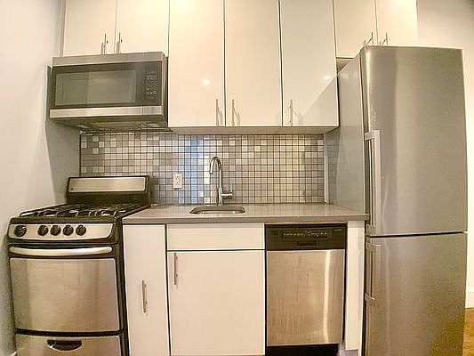3rd image of 538 W 159th St APT 8