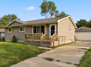 1436 Devonshire Ln, Port Huron, MI 48060