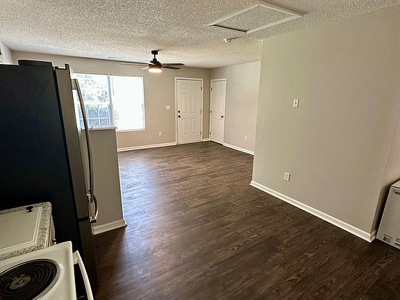 5th image of 208 Sunnyside Dr