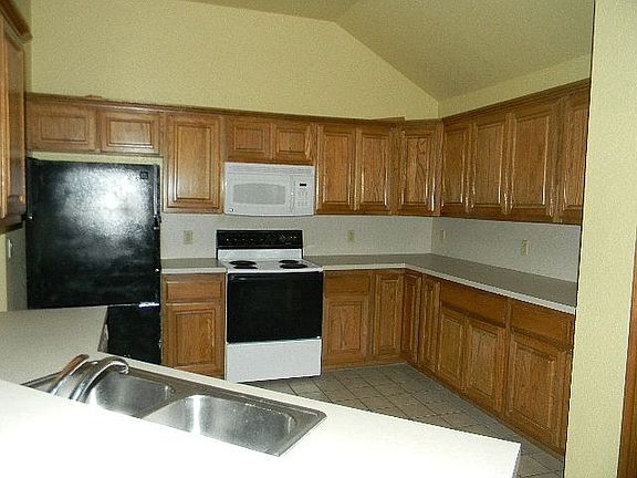 5th image of 2309 Bradford Pl