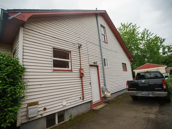 5811 SE Lafayette St #1, Portland, OR 97206