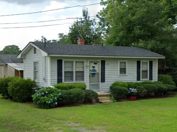 504 N Chestnut St, Mount Olive, NC 28365