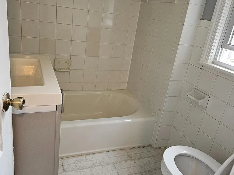 1509 Jefferson St — Photo 13