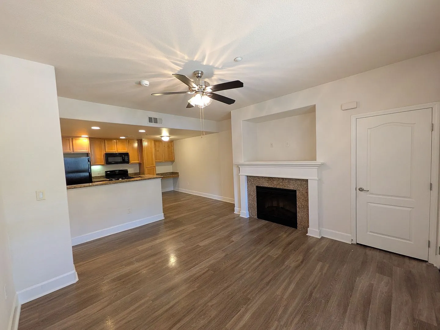 1501 Secret Ravine Pkwy — Photo 3