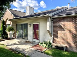 346 Spring Brooke Dr, Brighton, MI 48116