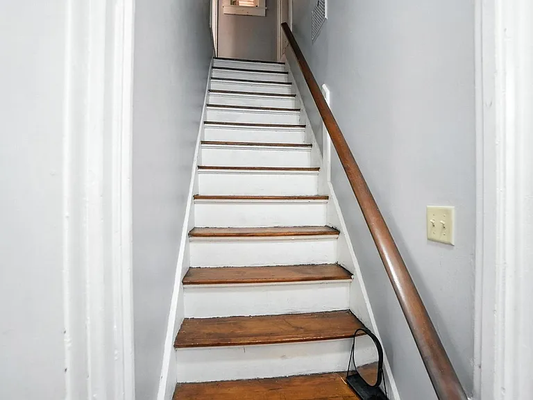 843 Overton St — Photo 23
