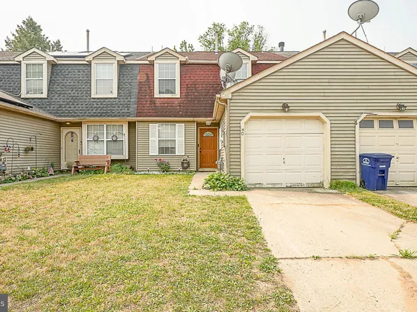 40 River Bank Dr, Roebling, NJ 08554