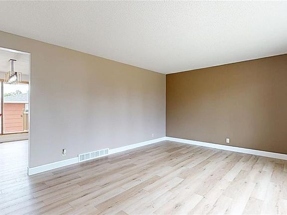 5th image of 155 WELLS STREET