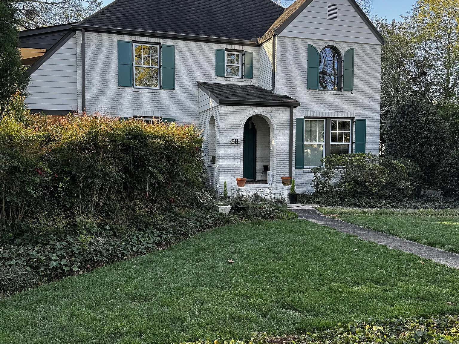 811 Bromley Rd — Photo 2