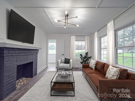 5th image of 114 W Hilltop Cir