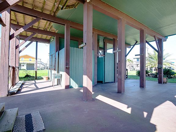 4th image of 140 Ocean View Dr